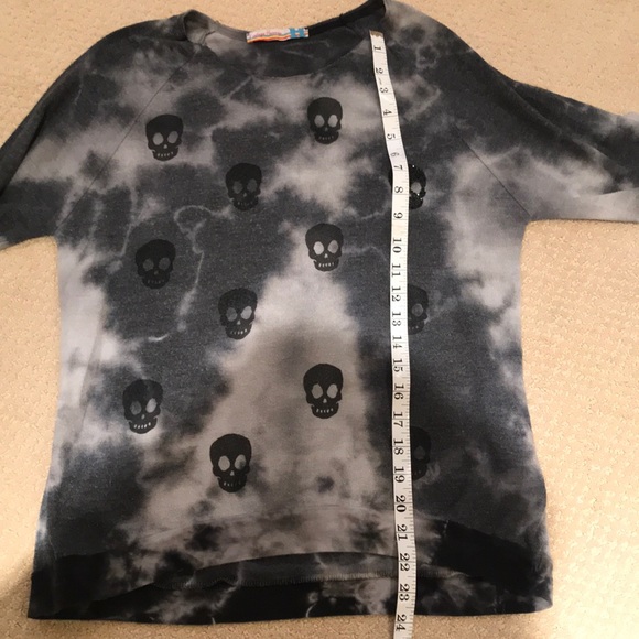 Tie dyed skull top - Picture 4 of 7